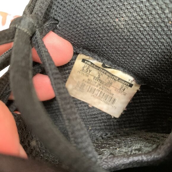 Rare 2019 Nike Air Foamposite Pro Color Shift Size 5.5 Red - Picture 11 of 11